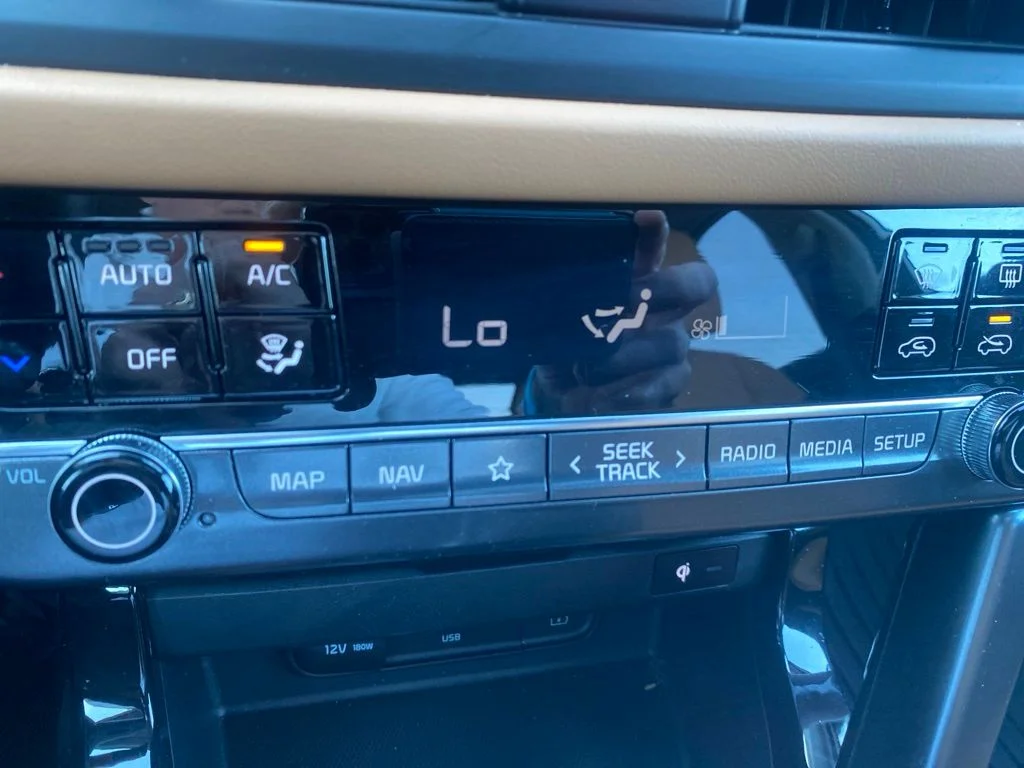 Used 2024 Snow White Pearl Kia EX image 25