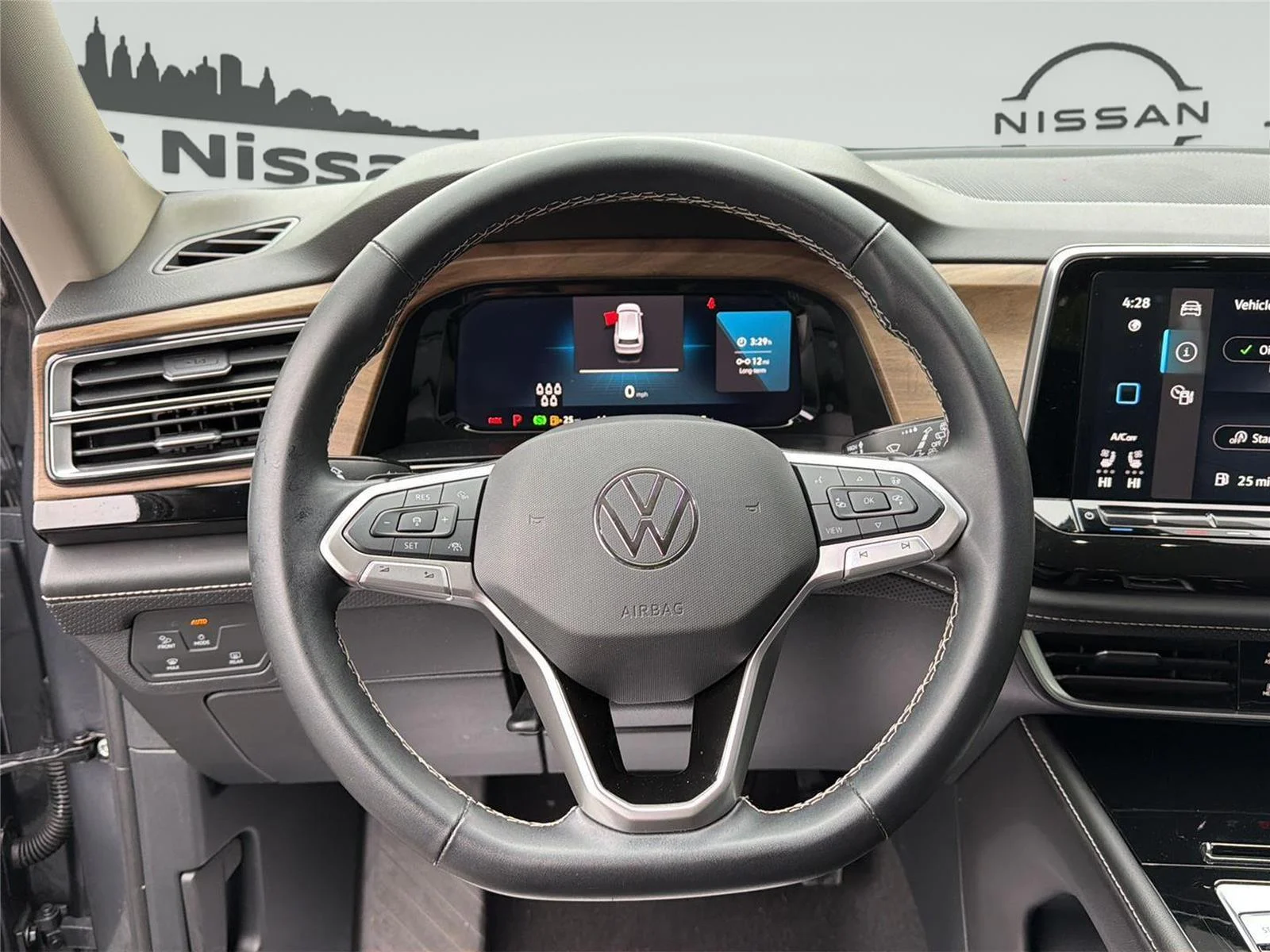 2025 Volkswagen Atlas SE w/Tech - Photo 15