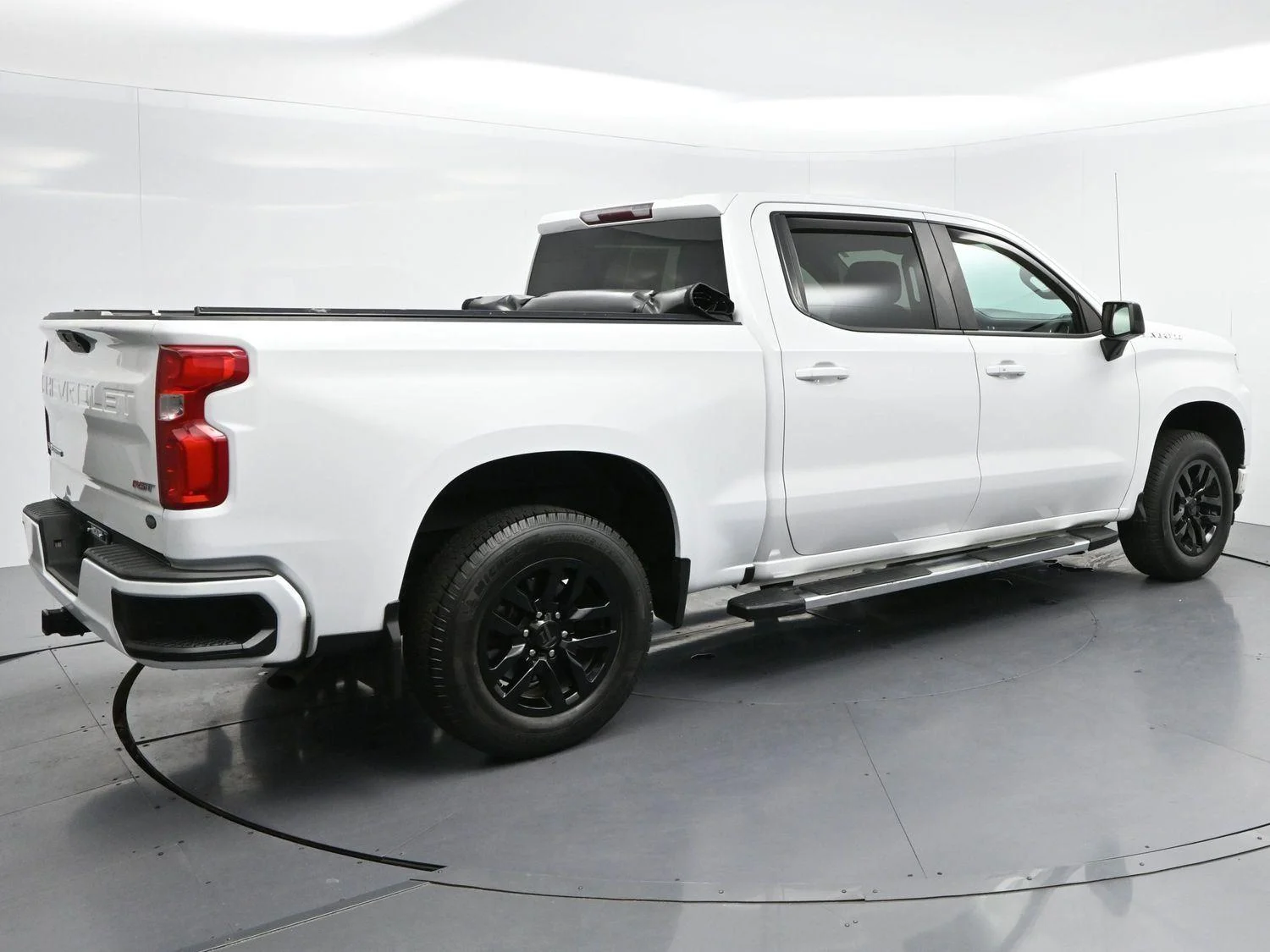 Used 2020 Summit White Chevrolet RST image 7