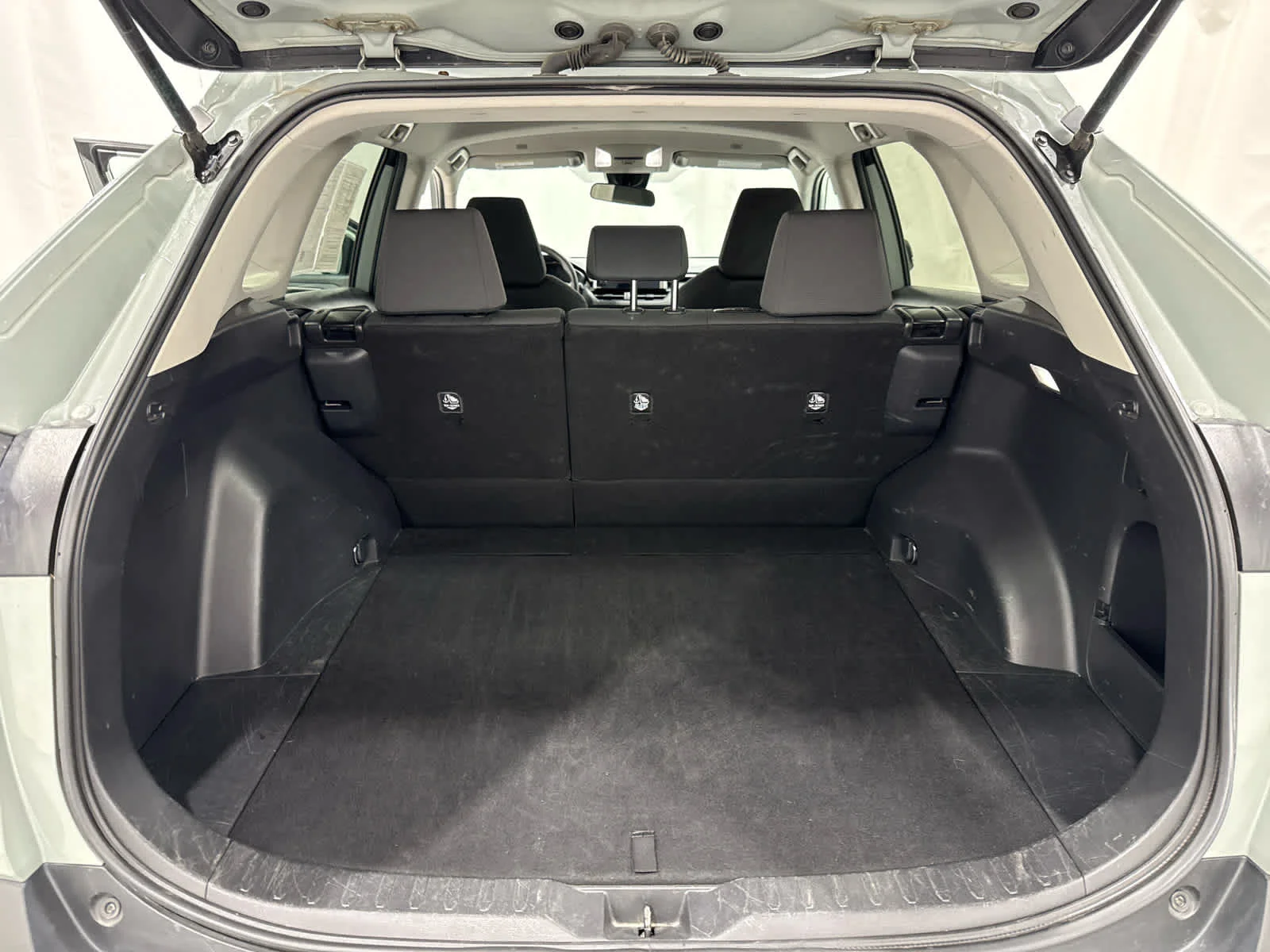Used 2023 Grn/green Toyota XLE image 14