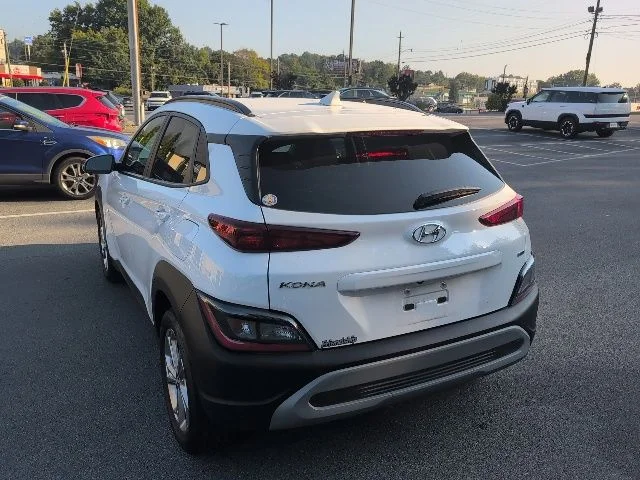 Used 2023 White Hyundai SEL image 5
