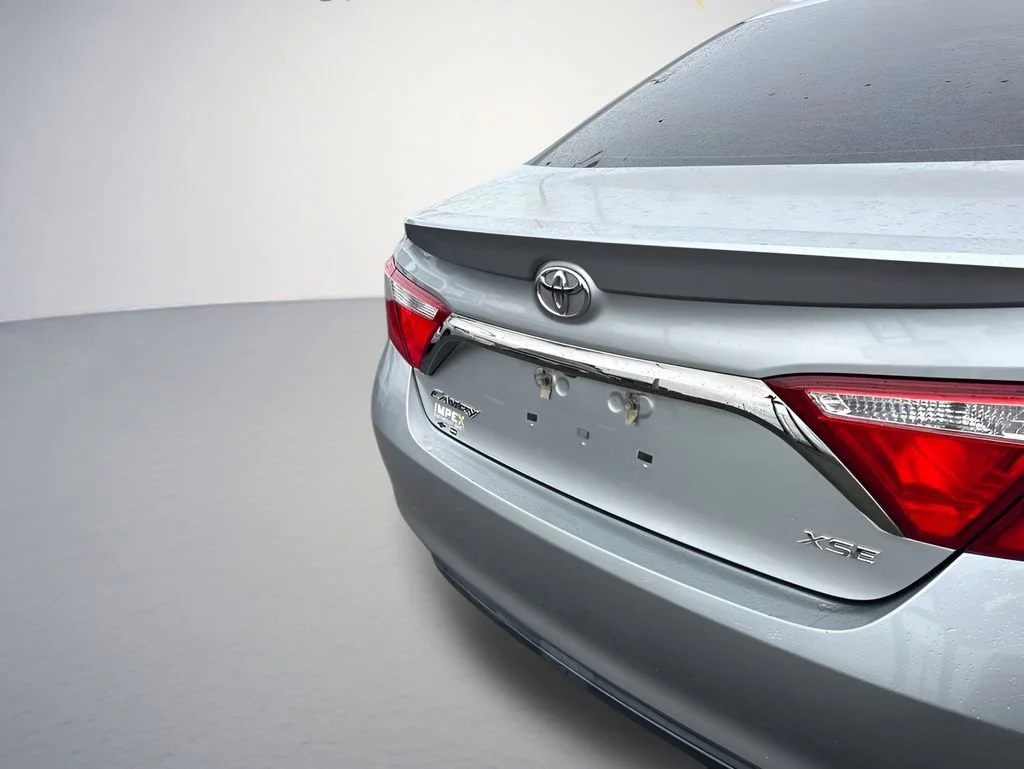 Used 2016  Toyota XSE image 35
