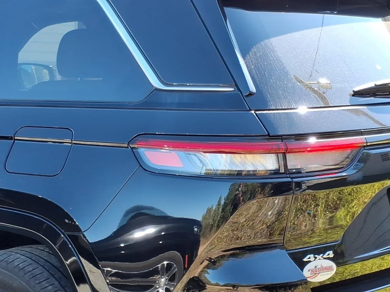 Used 2023  JEEP Summit Reserve image 16