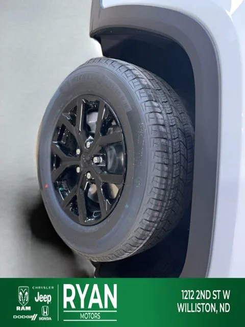 New 2026 White/off-white Jeep Laredo image 54