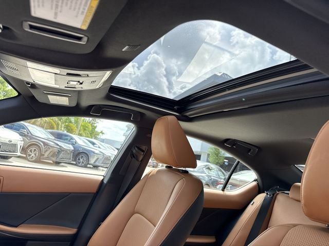 2024 Lexus IS 300 - Photo 22