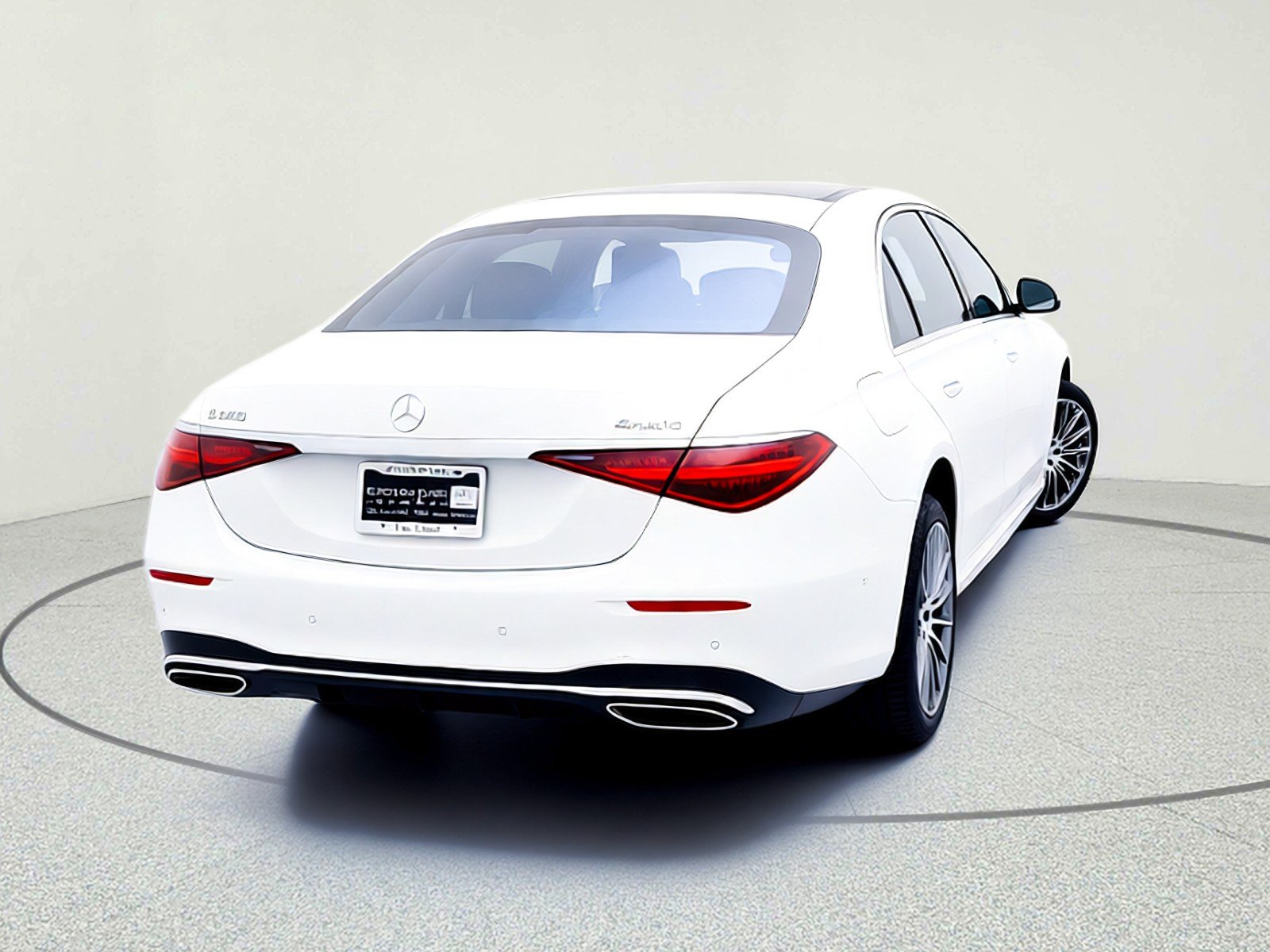 New 2026 MANUFAKTUR Moonlight White Metallic Mercedes-Benz S 580 4MATIC® Sedan image 8