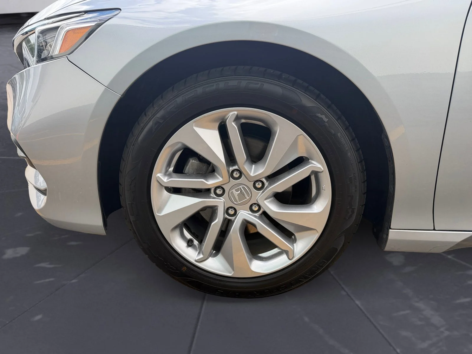 Certified Used 2020 Lunar Silver Metallic Honda LX image 41