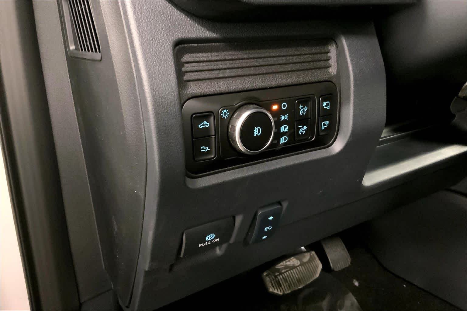 New 2026 Star White Metallic Tri-Coat Ford F-350® Platinum® image 18