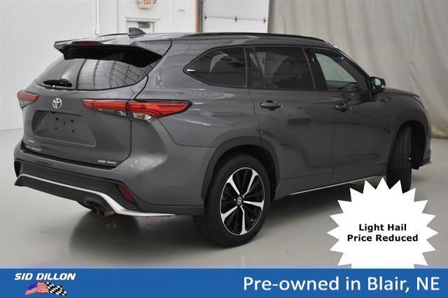 Used 2021 Magnetic Gray Metallic Toyota XSE image 14
