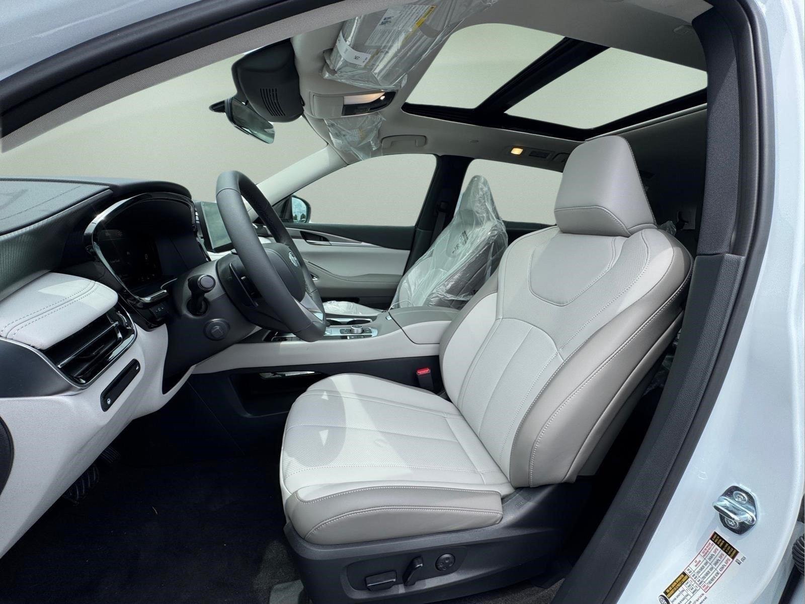 New 2027 RADIANT WHITE INFINITI Luxe AWD image 21