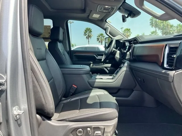 Used 2025 Sterling Metallic GMC Denali image 22