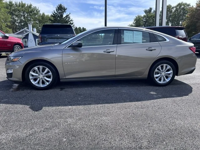 Used 2025 Mineral Gray Metallic Chevrolet 1LT image 3