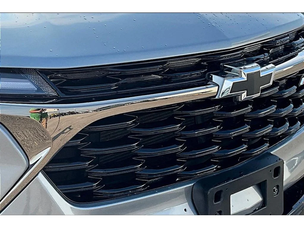 Used 2025 Sterling Gray Metallic Chevrolet 2RS image 20