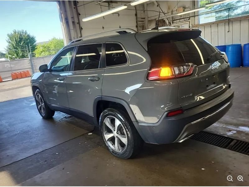 Used 2020 Sting-Gray Clearcoat Jeep Limited image 2