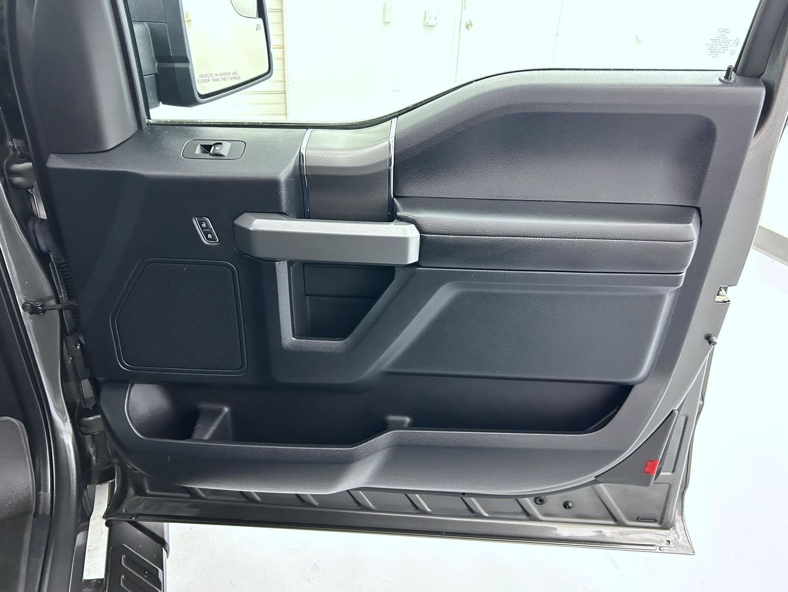 Used 2016 Gray Ford XLT image 16