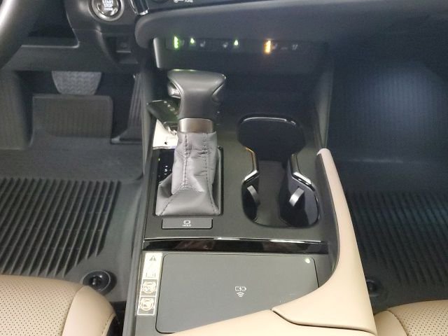Used 2025 White Lexus 350 image 21