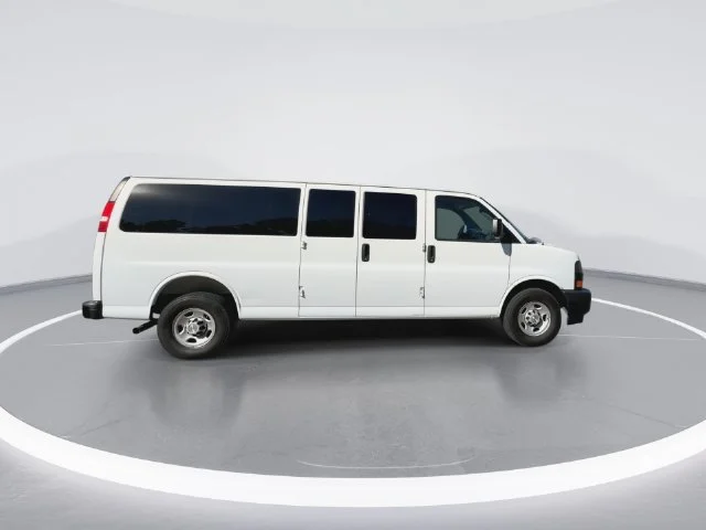 Certified Used 2025 Summit White Chevrolet 1LS image 3