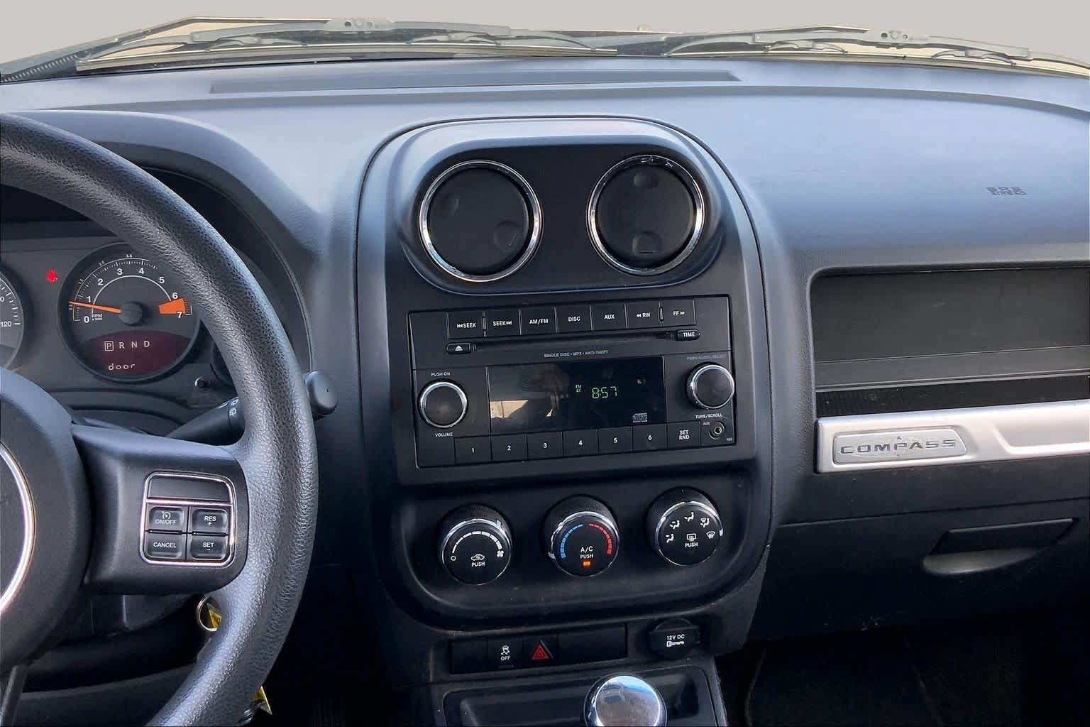 Used 2014 True Blue Pearlcoat Jeep Sport image 7