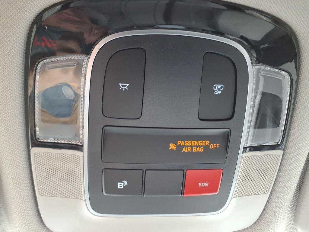 New 2026 White Hyundai SEL FWD image 22