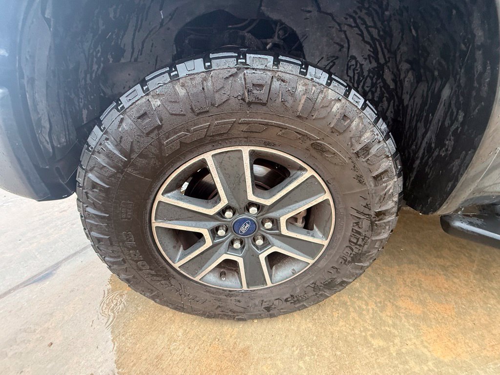 Used 2016 Magnetic Ford XLT image 9
