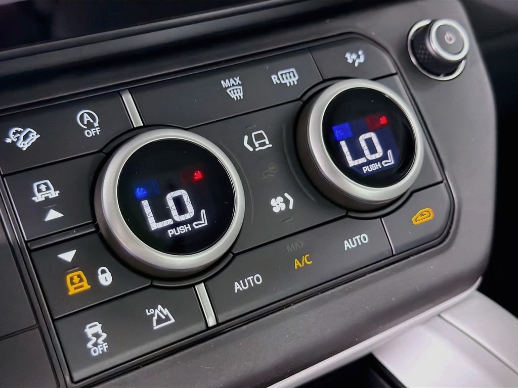 New 2026 Tasman Blue Land Rover X-Dynamic SE image 16