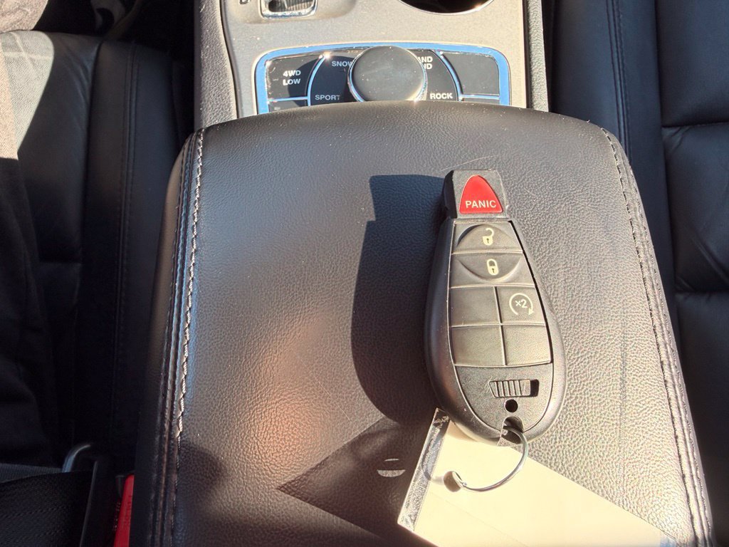 Used 2013 Black Jeep Limited image 43