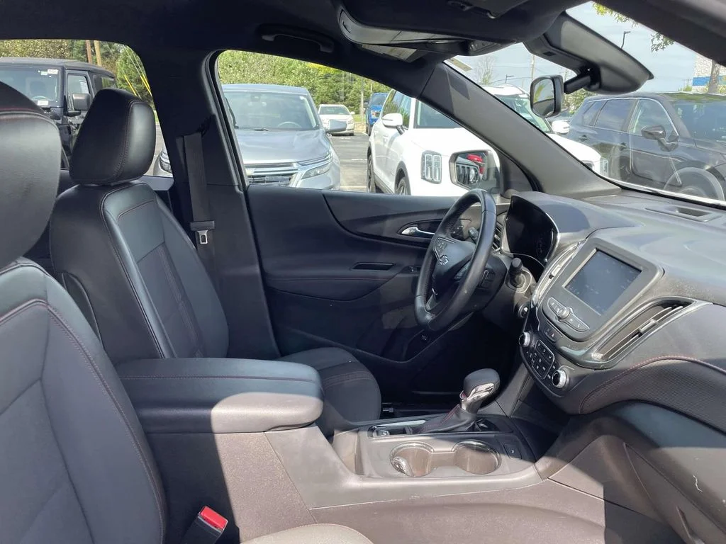 Used 2022 IRIDESCENT PEARL TRICOAT Chevrolet RS image 8
