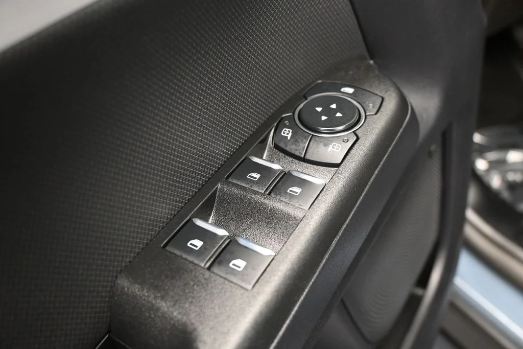 Used 2026 Azure Gray Metallic Ford Badlands image 31