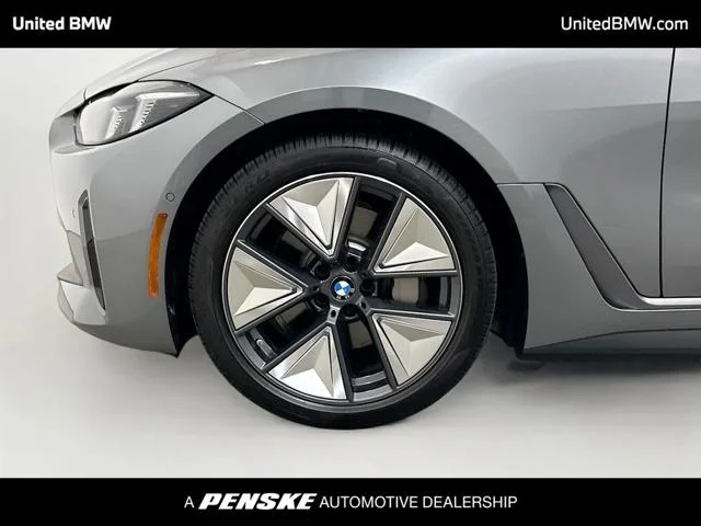 New 2026 Skyscraper Grey Metallic BMW i4 image 2