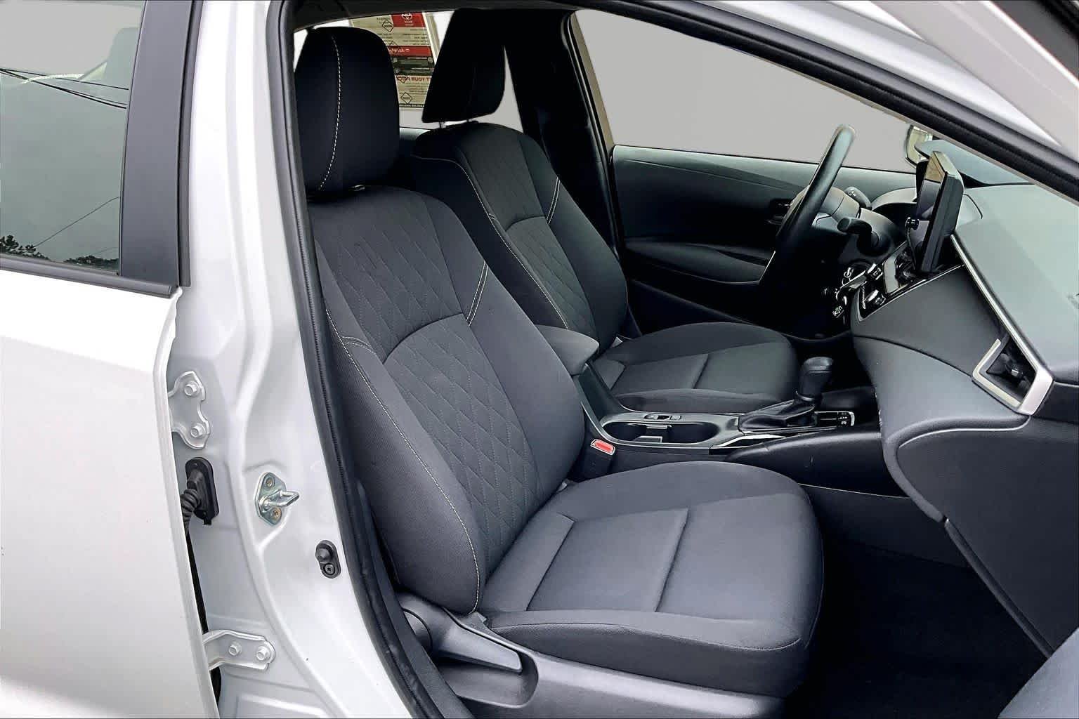 Used 2025 Ice Cap Toyota Hybrid LE image 9