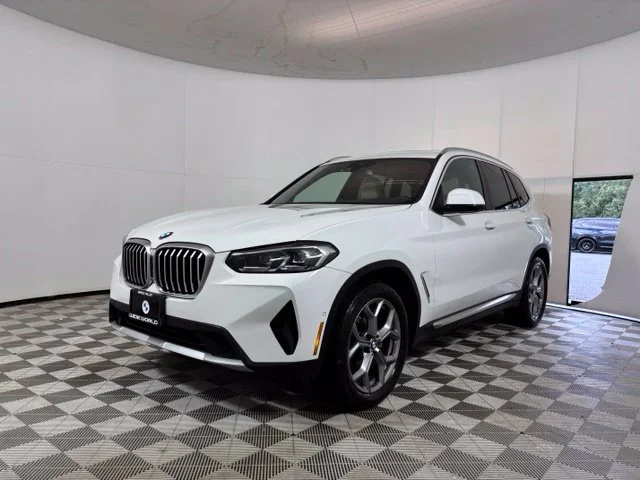Used 2023 Alpine White BMW xDrive30i image 3