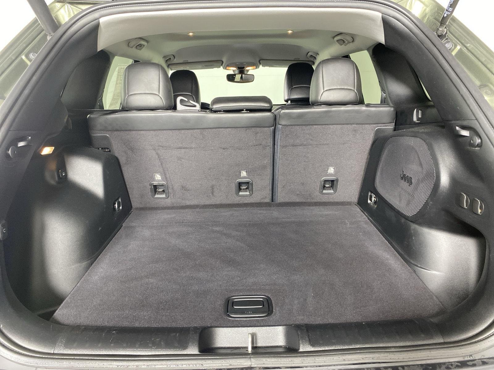 Used 2019 Olive Green Pearlcoat Jeep Limited image 25
