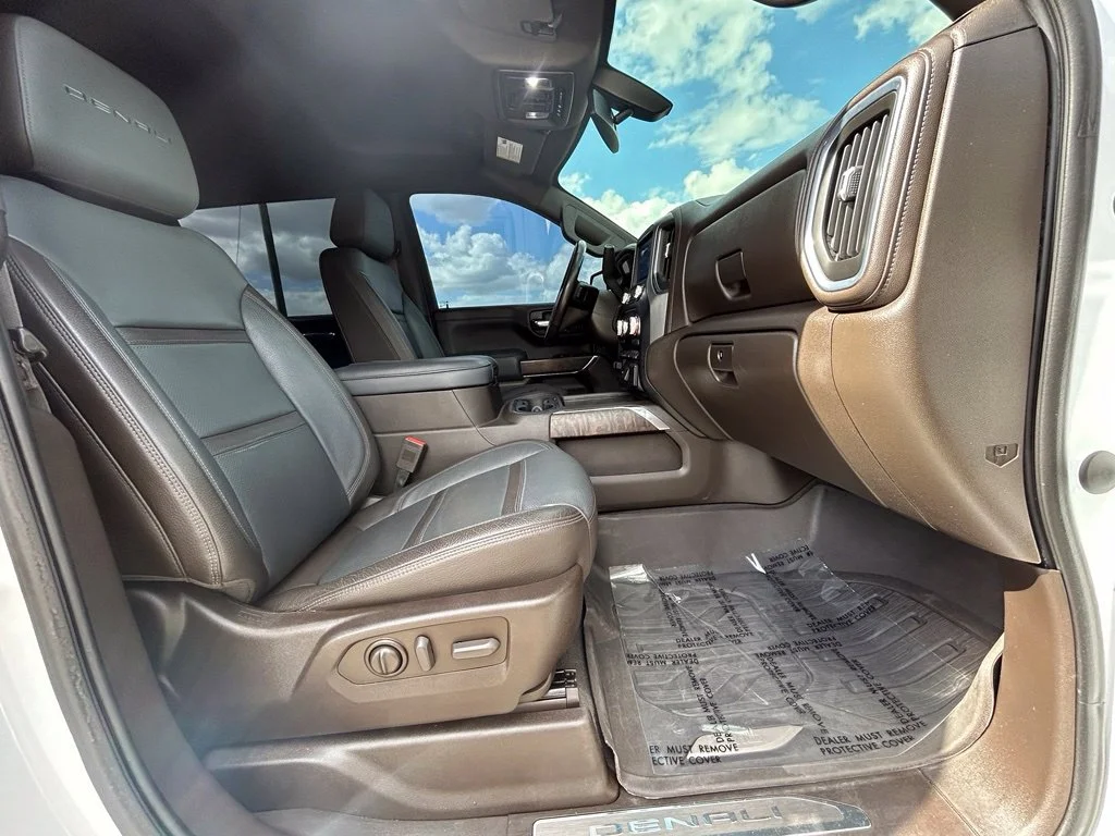 Used 2021 White Frost GMC Denali image 25