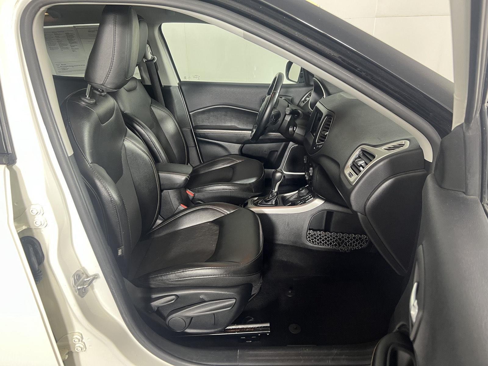 Used 2020 White Clearcoat Jeep Latitude image 19