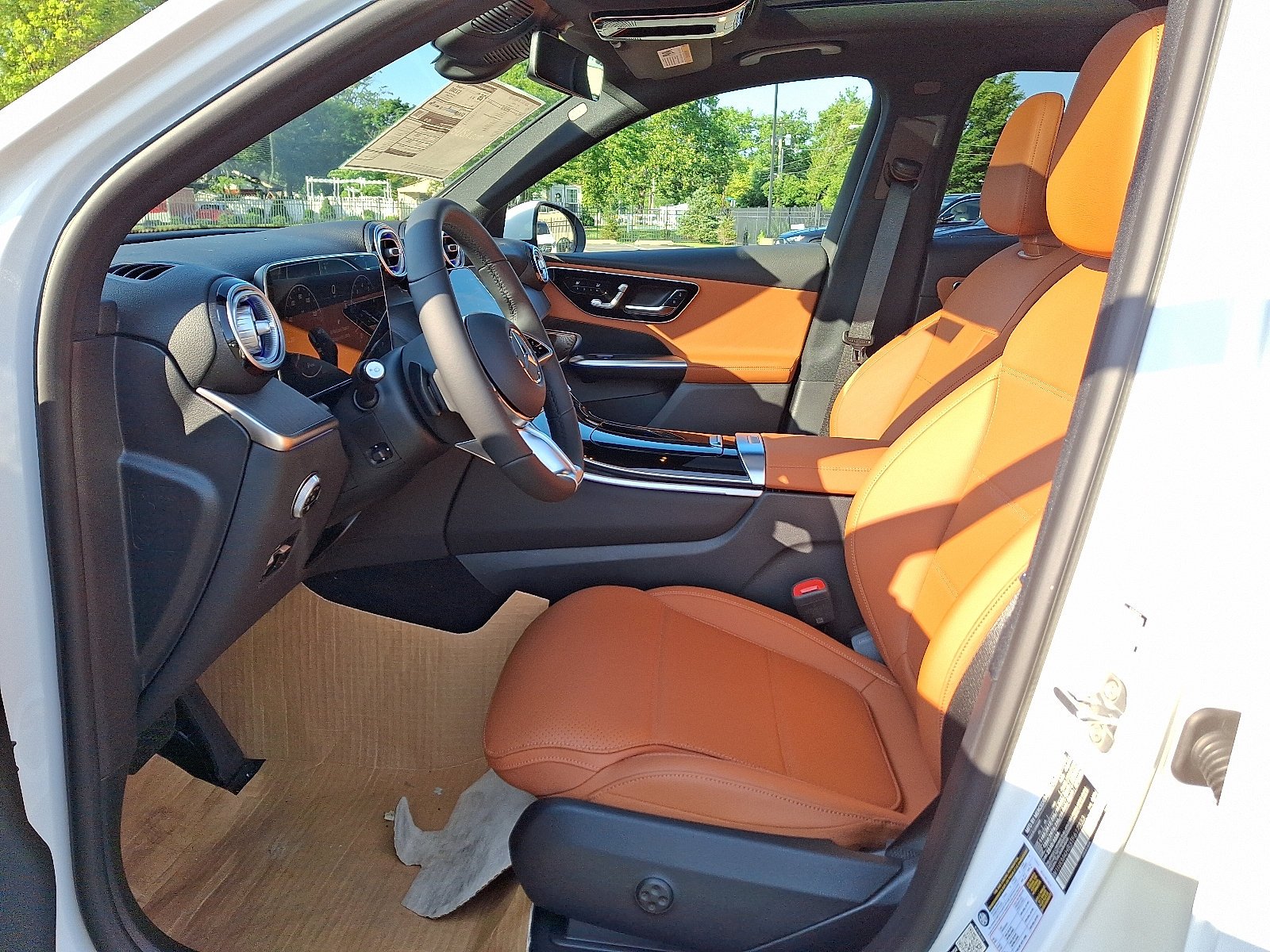 New 2026 Polar White Mercedes-Benz GLC 300 image 8