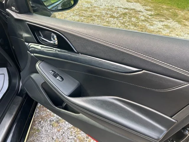 Used 2021 Black Nissan 3.5 SL image 25