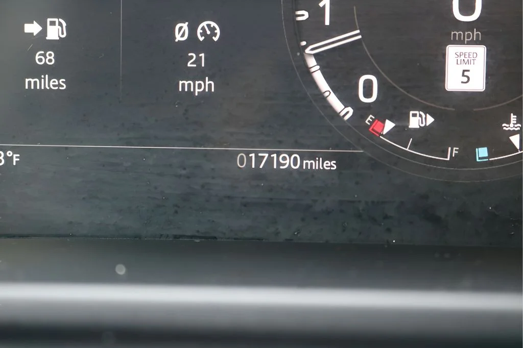 Used 2025 White Land Rover S image 30