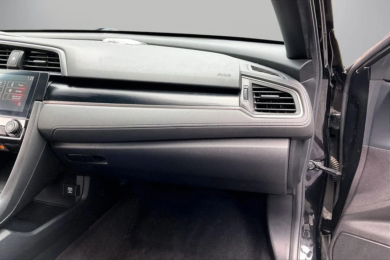 Used 2021  Honda Sport image 18
