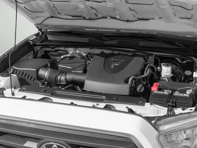 Used 2023 White Toyota SR5 image 14
