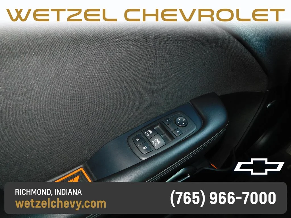 Used 2023 Orange Dodge SXT image 22