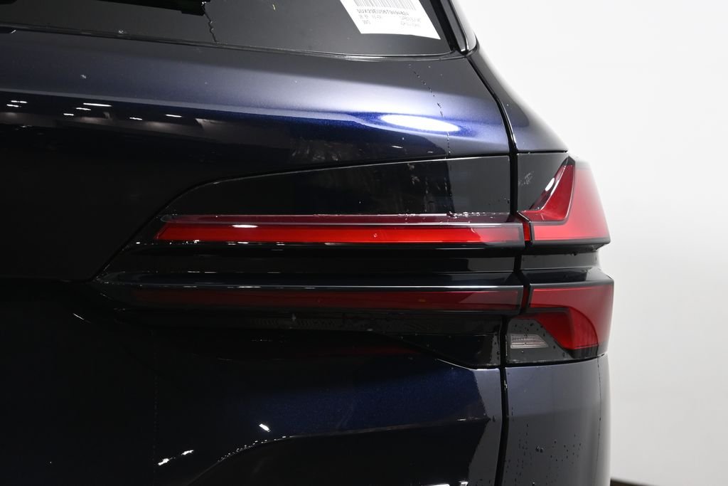 New 2026 Carbon Black Metallic BMW xDrive40i image 13