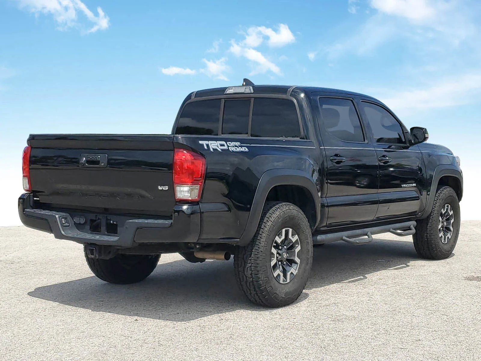 Used 2016  Toyota  image 4