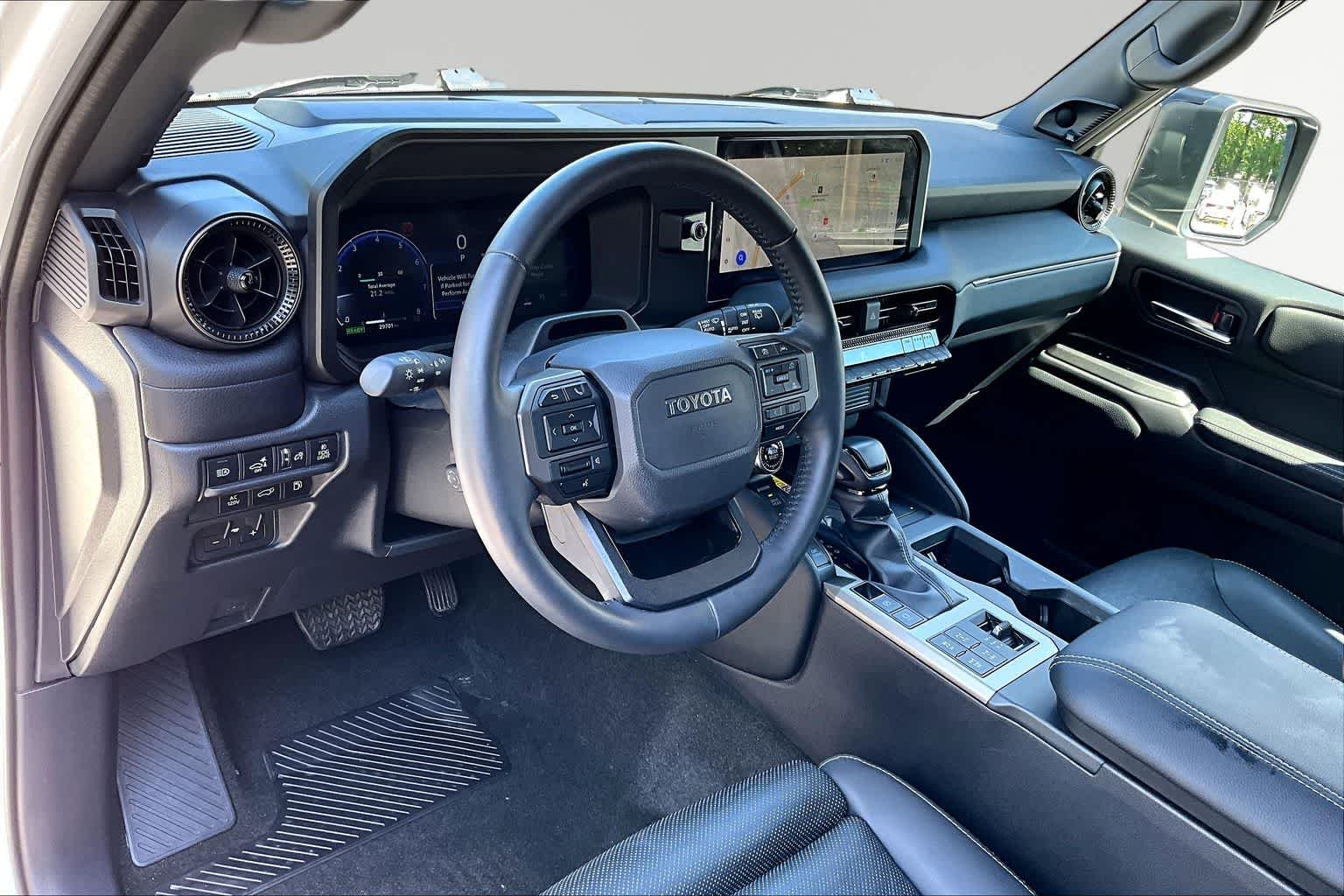 Used 2025 Wind Chill Pearl Toyota  image 18