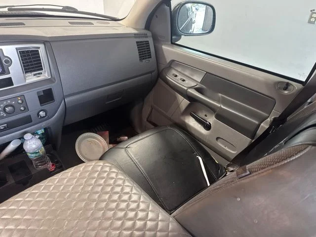 Used 2008 Black Dodge SLT image 20