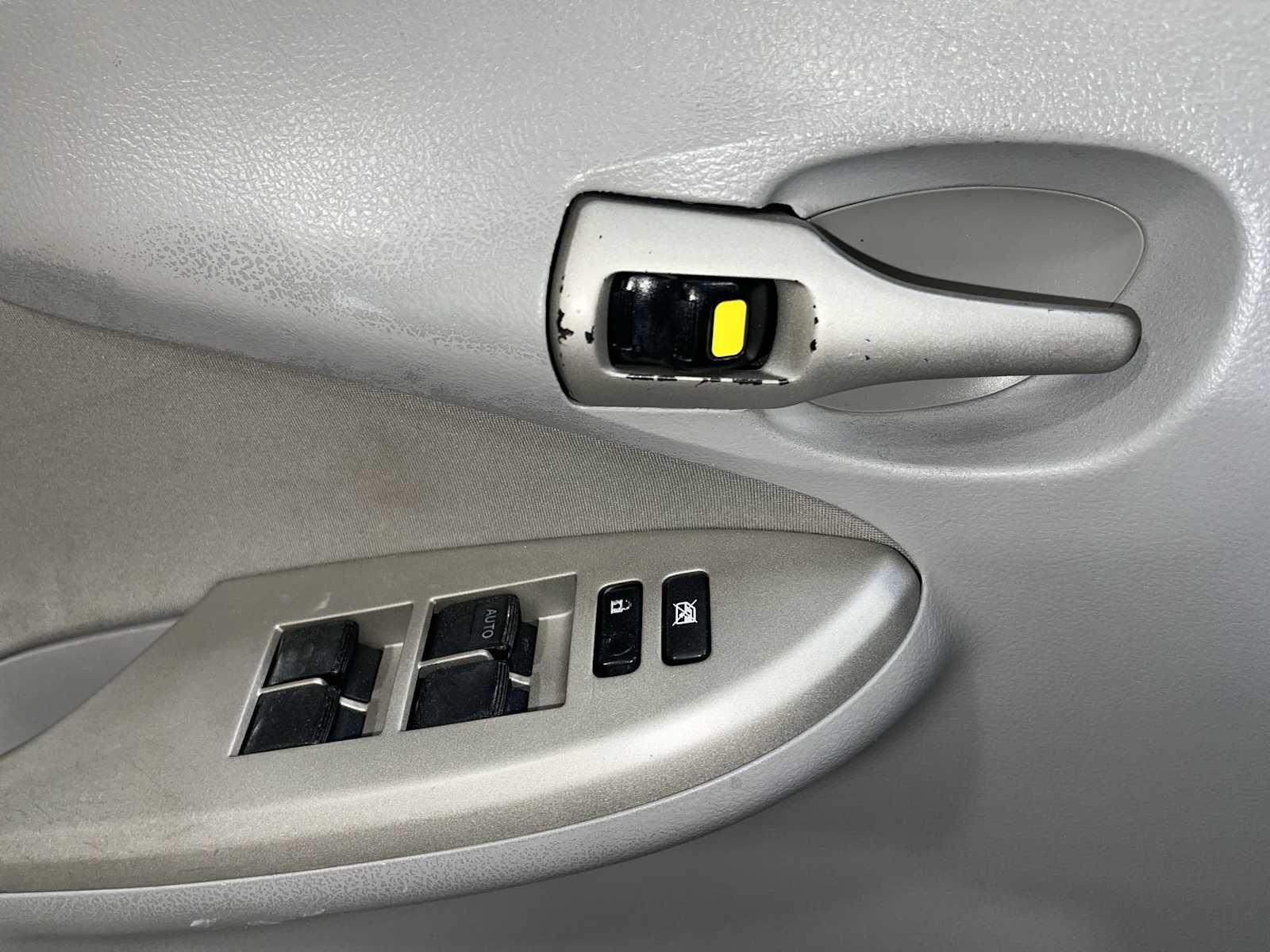 Used 2010 Classic Silver Metallic Toyota LE image 23