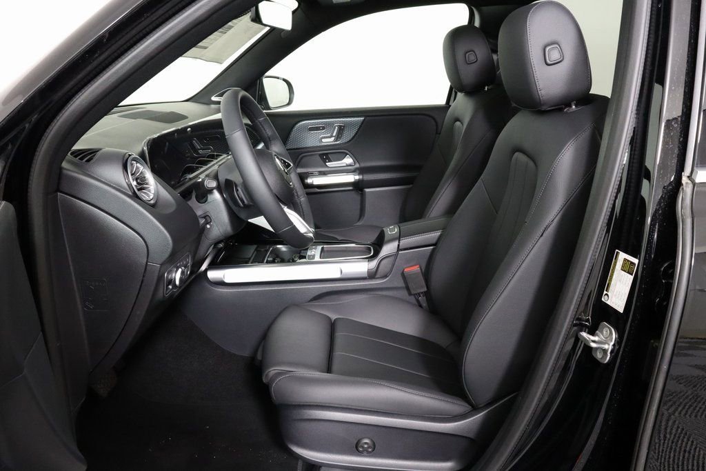 2025 Mercedes-Benz GLB Base - Photo 38