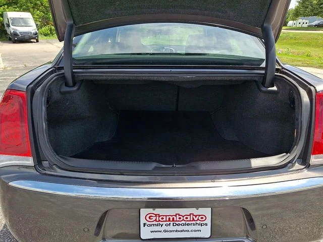 Used 2018 Gray Chrysler Limited image 30