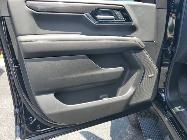 New 2026 Onyx Black GMC Elevation image 8