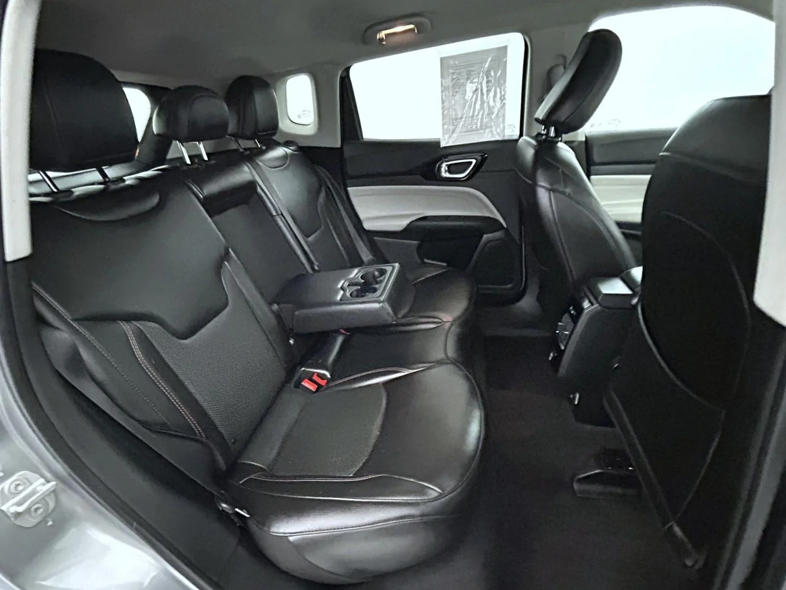 Used 2022 Silver Jeep Limited image 18