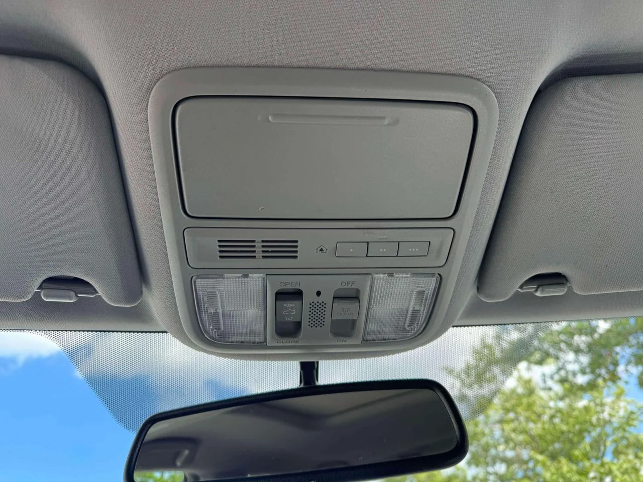 Used 2017 Blue Honda EX-L image 37